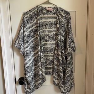 Black and white fashion kimono